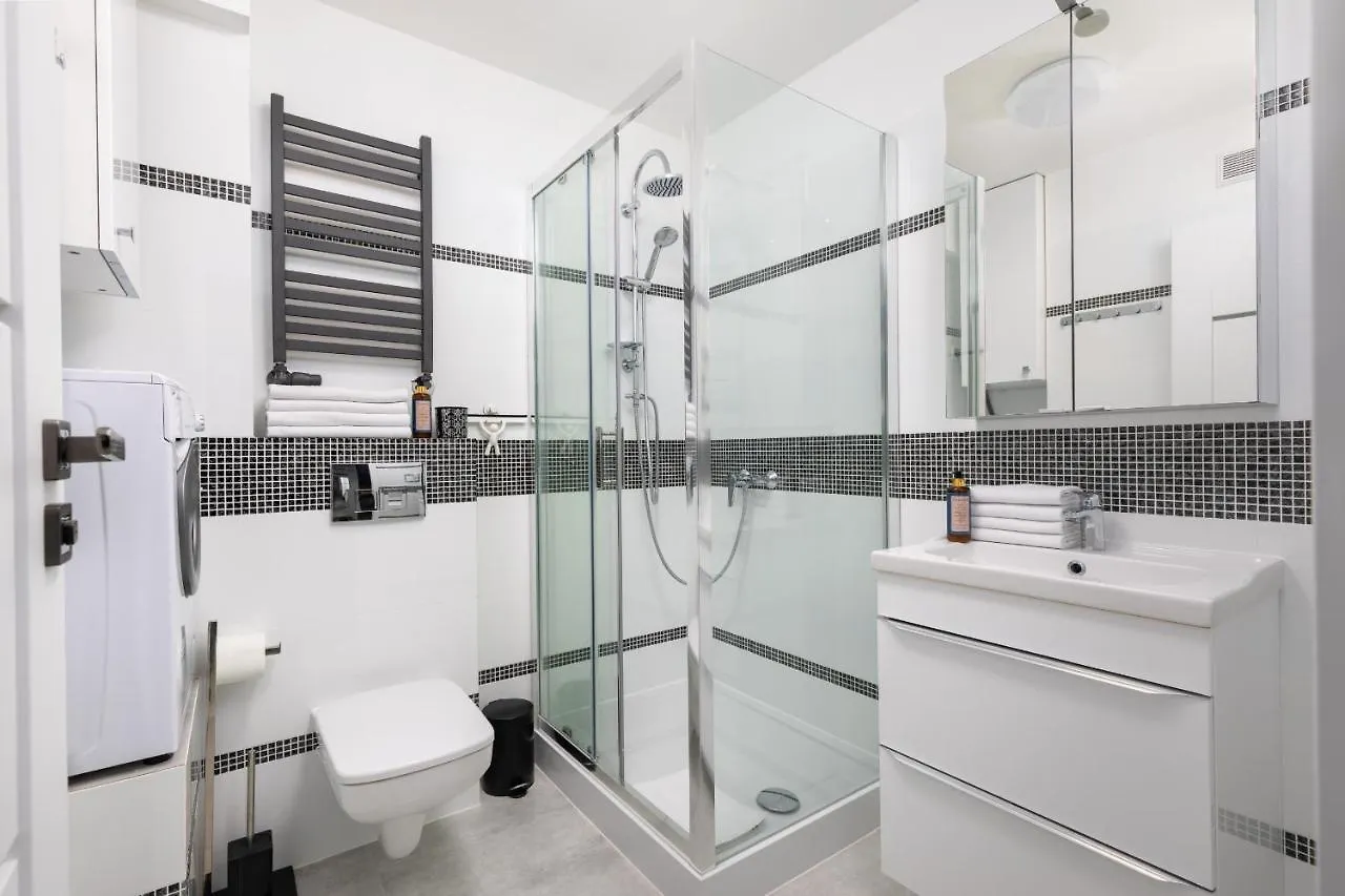 Apartment Plac Grzybowski Studio Near Metro Swietokrzyska By Noclegi Renters Warsaw